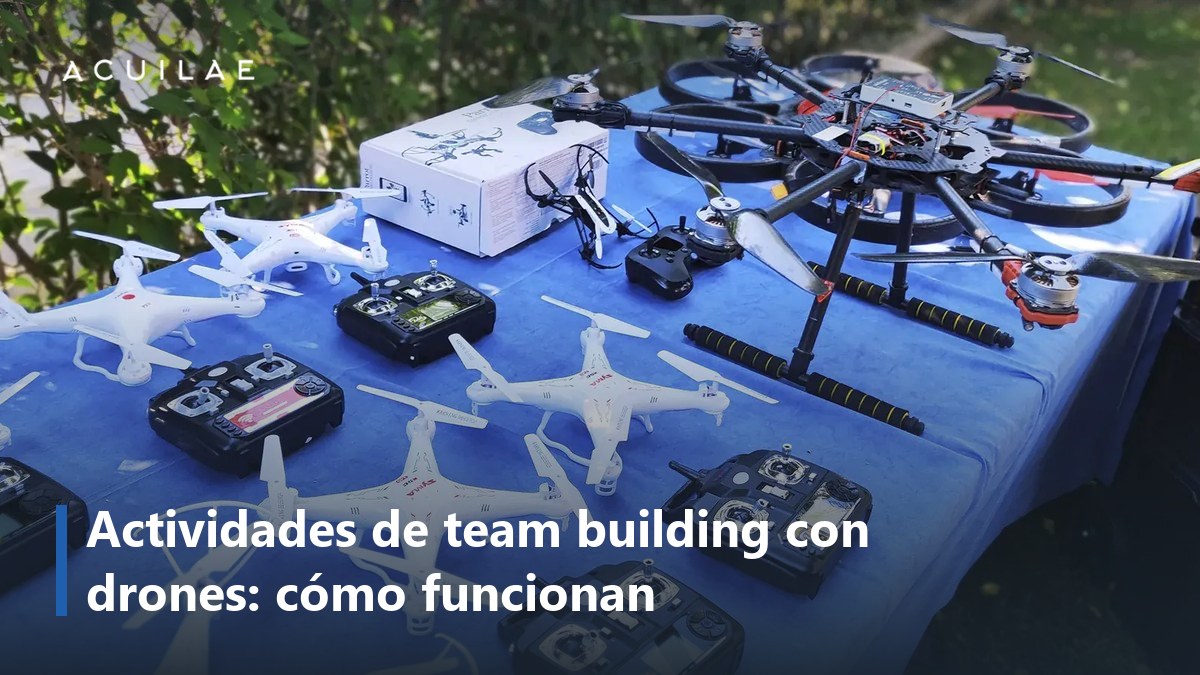 Actividades de team building con drones: drones y mandos preparados sobre una mesa antes de la actividad