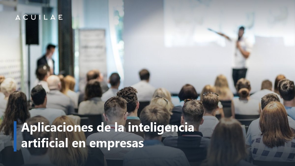 Aplicaciones de la inteligencia artificial en empresas: público de una conferencia sobre inteligencia artificial para empresas con Pedro Diezma en el escenario